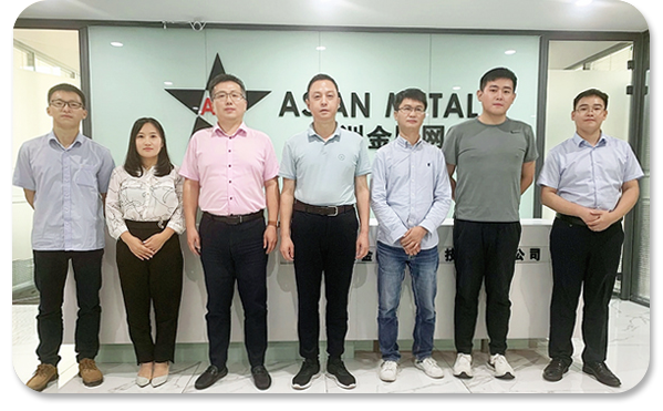 人物合影圖片-亞洲金屬